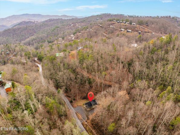 811 Cartertown Rd, Gatlinburg, TN 37738