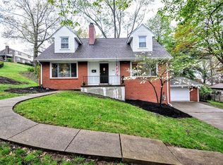 100 Oakwood Dr, Bethel Park, PA 15102