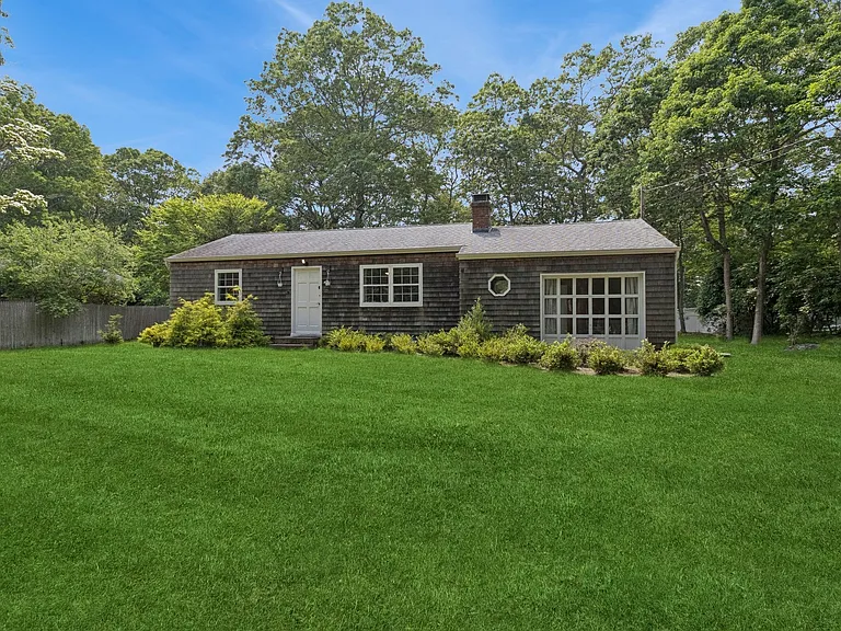 232 Norfolk Dr — Photo 36
