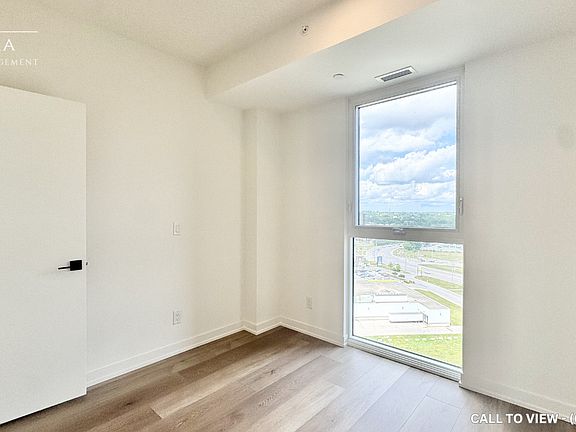 4th image of 33 Erie Ave #1601