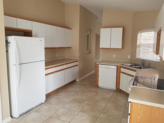 5th image of 573 Vineyard Way