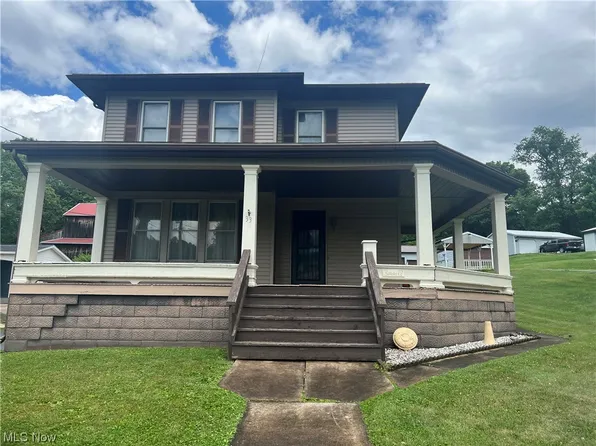 33 W Main St, Quaker City, OH 43773