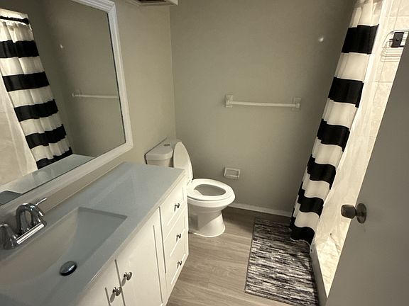 4th image of 3024 SW 8th Pl