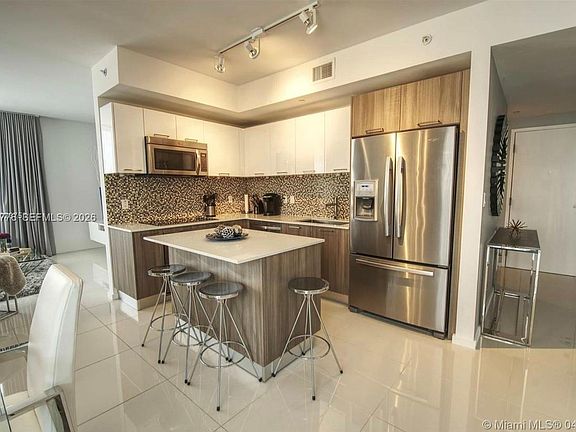 2nd image of 5300 Paseo Dr #401