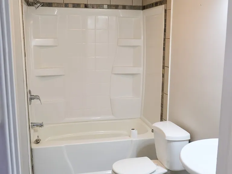41 Sylvia Ave #1 — Photo 9