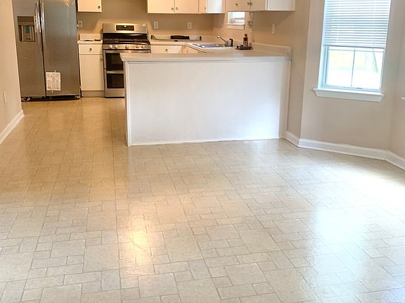 5th image of 6780 Manor Creek Dr