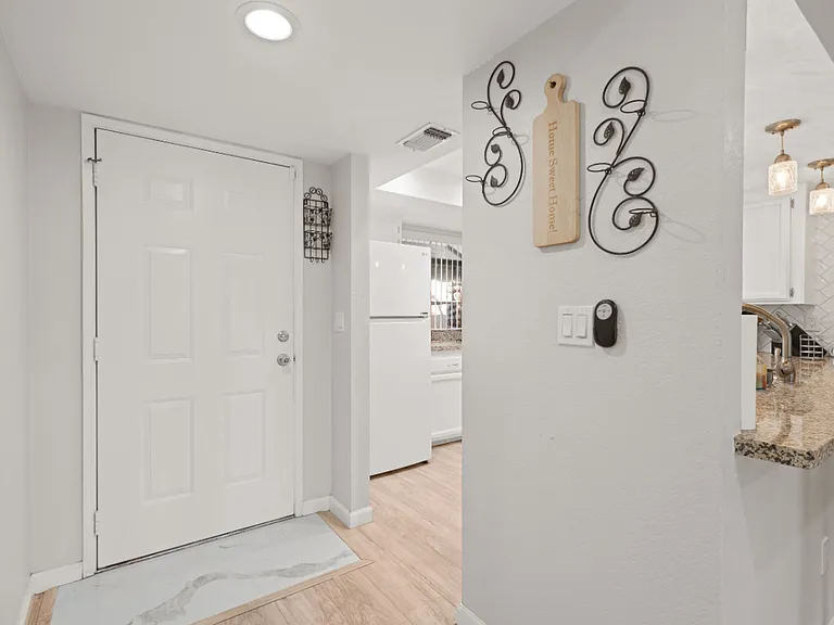 14500 Las Palmas Dr #36 — Photo 4