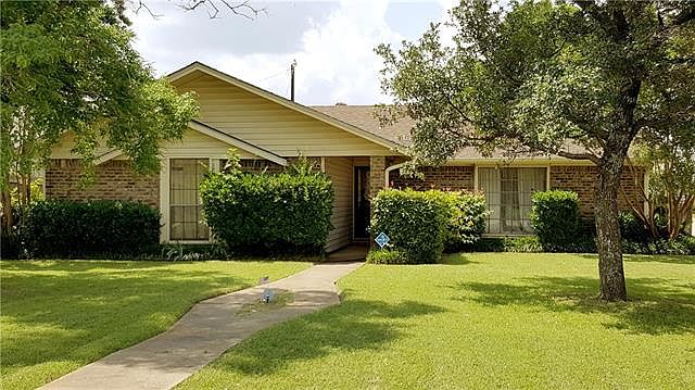 1st image of 301 Campo Dr