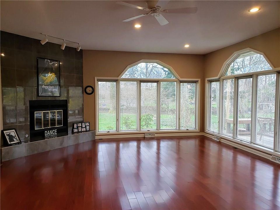 2nd image of 7241 Springside Dr