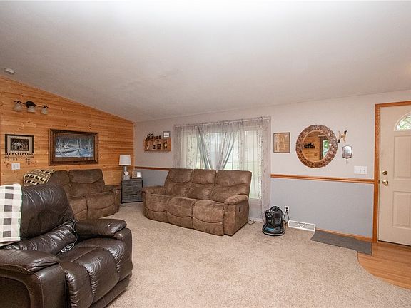 2nd image of 705 NE 10th St
