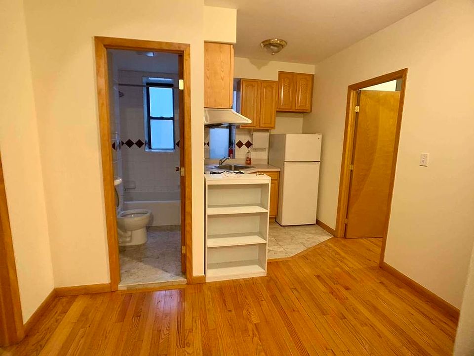 1st image of 106 Mulberry St APT 18