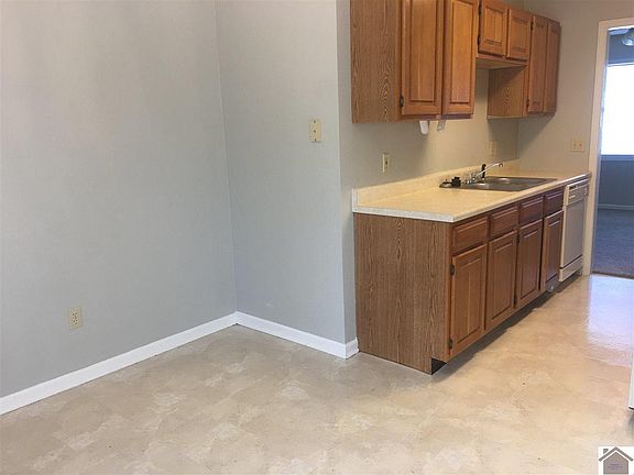 3rd image of 1617 Campbell St