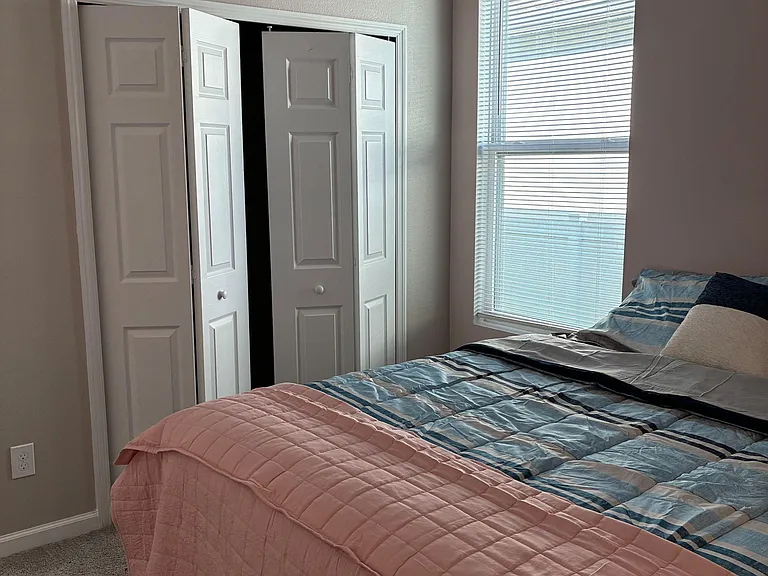 Room1: Bed and Closet
