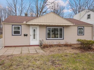 33576 Willowick Dr, Eastlake, OH 44095