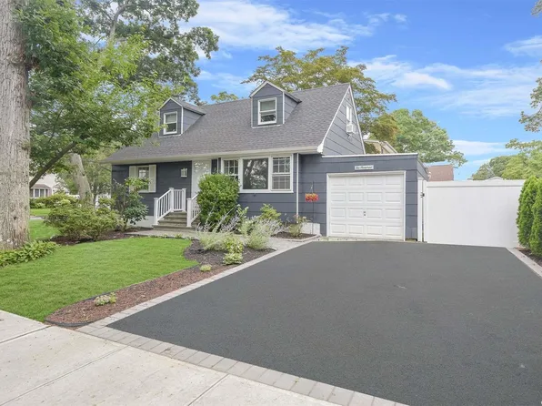 200 Tulip Drive, Massapequa Park, NY 11762