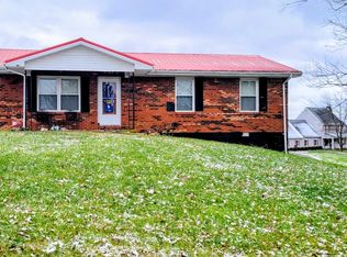 18 W Tunnel Hill Rd, Owingsville, KY 40360