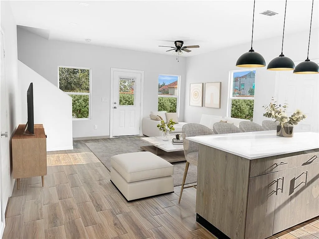 2 bed, 2.5 bath, 1077 sqft, $1,670 — Photo 4