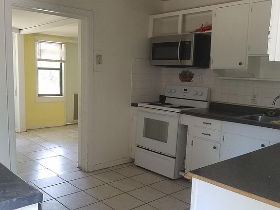 3rd image of 3038 Noland St
