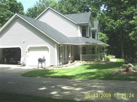 2nd image of 3860 Walnut Hollow Dr