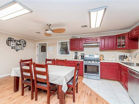 3rd image of 14150 Manina Ln