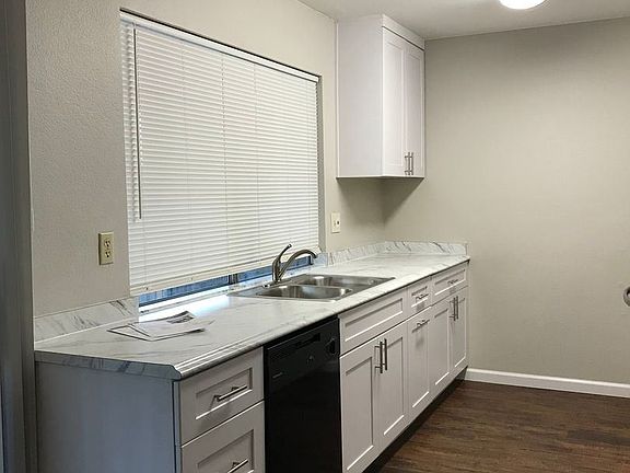 3rd image of 8313 Southfields Cir