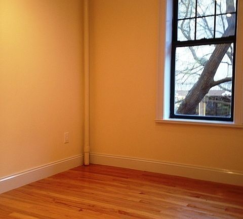 3rd image of 230 E 5th St