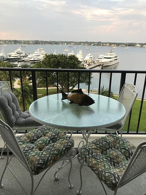 1st image of 134 Lakeshore Dr APT 714