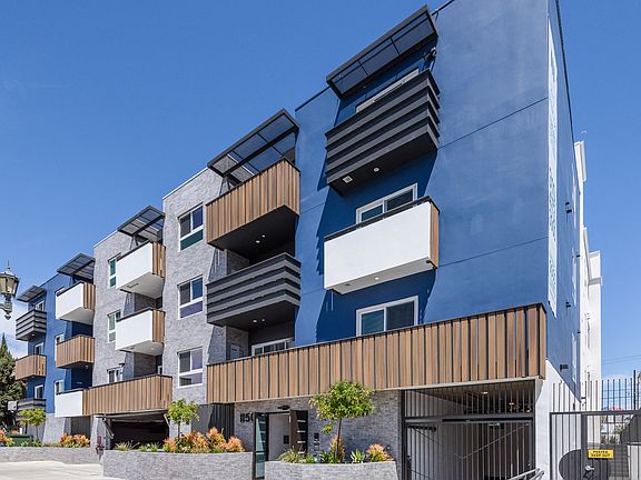 2nd image of 1150 N Cahuenga Blvd APT 209