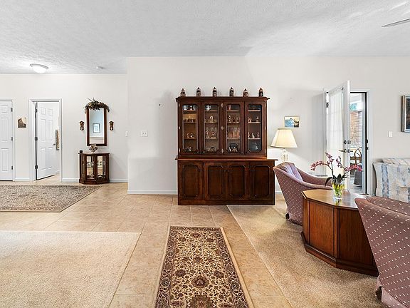 5th image of 3637 Chesterfield Way