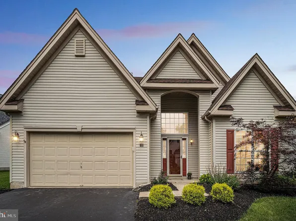 158 S Founders Ct, Warrington, PA 18976