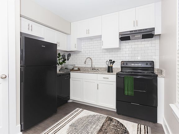 2nd image of 4827 Jersey Pike APT 802
