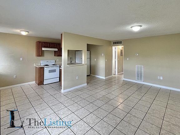 2nd image of 1112 Doss Ave