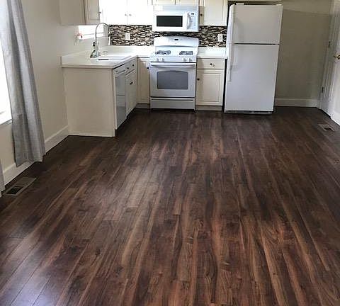 3rd image of 14875 Branham Ln