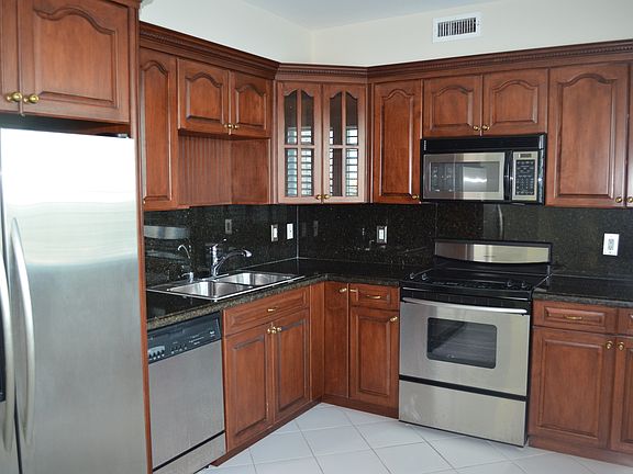 3rd image of 5333 Collins Ave APT 1111