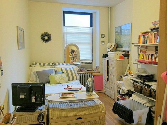 3rd image of 513 E 87th St #1F