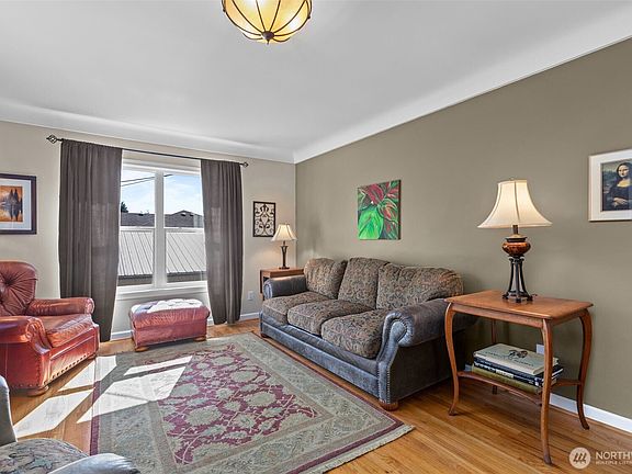 3rd image of 4419 S 164th Street