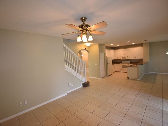5th image of 6845 Hendry Dr