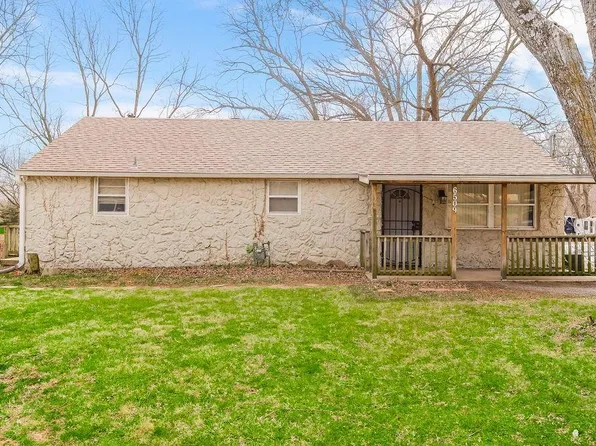 6509 Cernech Rd, Kansas City, KS 66104