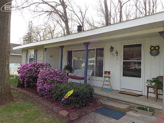 2nd image of 207 Nanita Dr