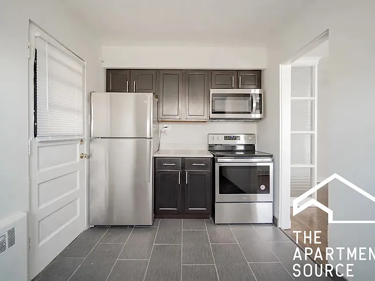 7361 N Sheridan Rd #G — Photo 2