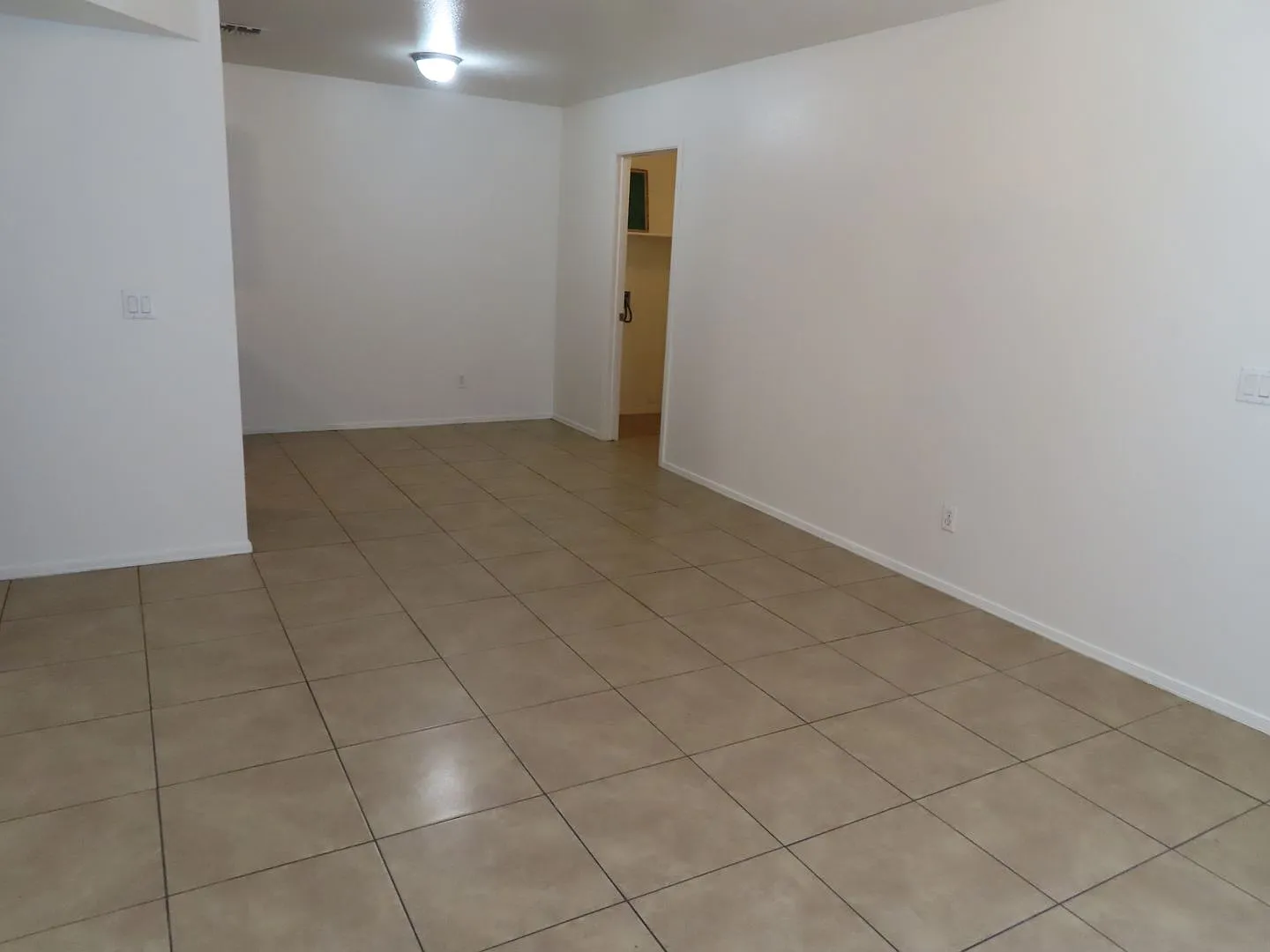 2 Bedroom 1 Bath in Mesa — Photo 2