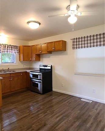 3rd image of 1605 New Mexico Ave
