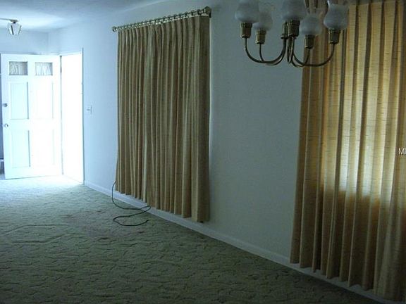 5th image of 1052 Deltona Blvd