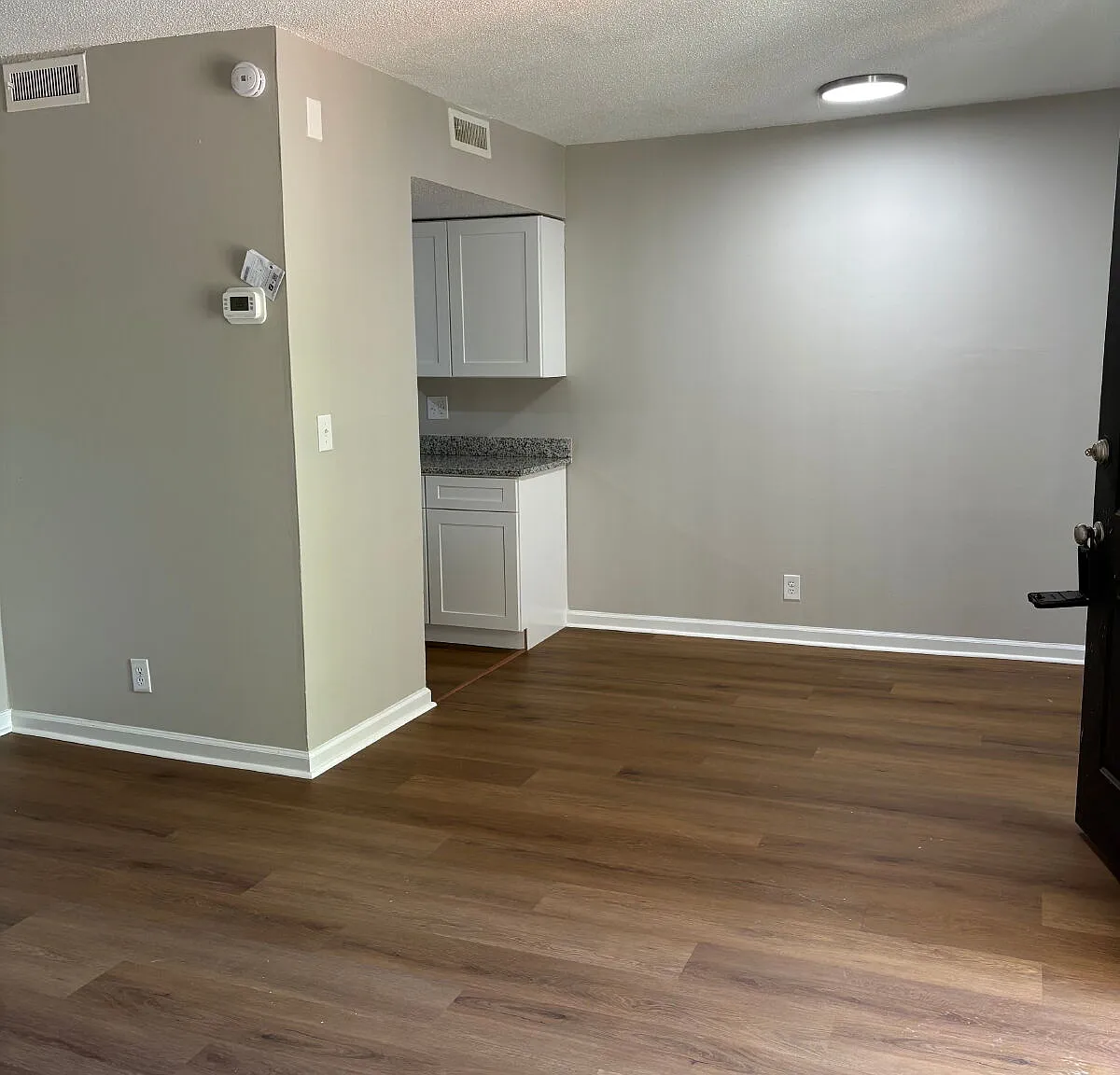 1 bed, 1.0 bath, 590 sqft, $850 — Photo 3