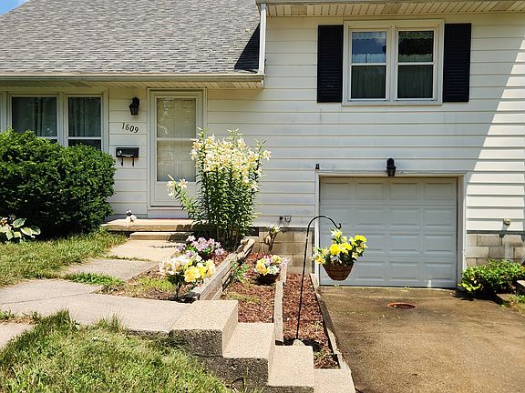 2nd image of 1609 Carmelle Ct