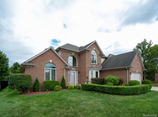 48746 Bradford Dr, Macomb, MI 48044