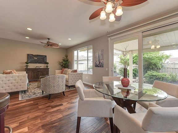 3rd image of 1243 Cherry Blossom Ln
