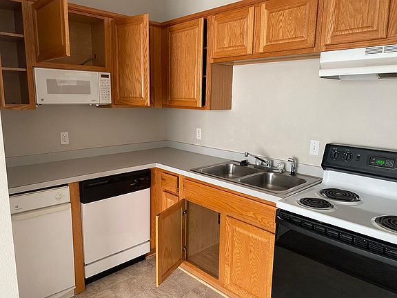 3rd image of 4901 Saint Andrews Way #A5