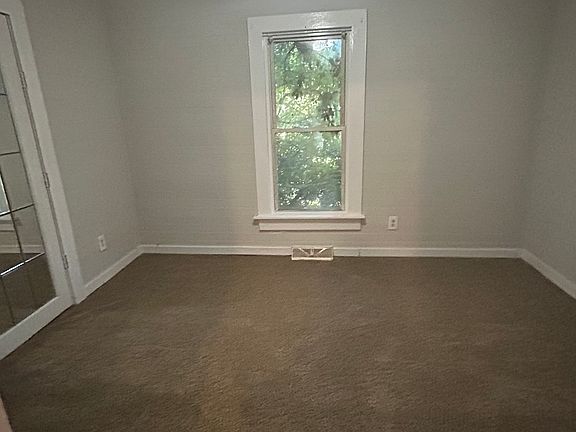 5th image of 692 Luck Rd