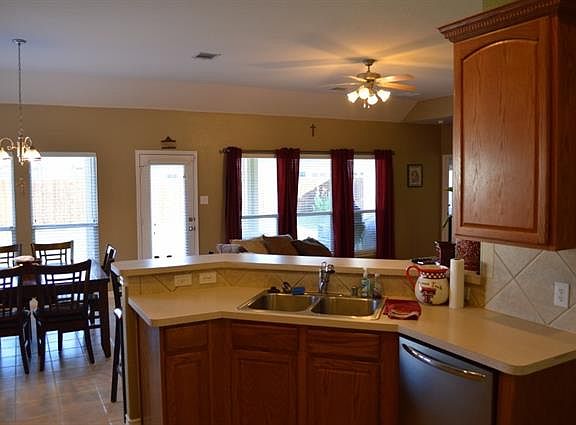 3rd image of 9505 Leisure Ln